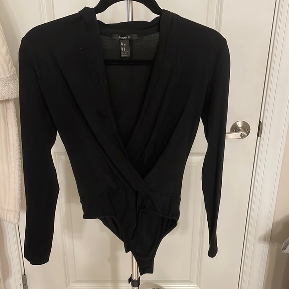 Black F21 Deep V Neck Long Sleeve Bodysuit - Picture 1 of 3